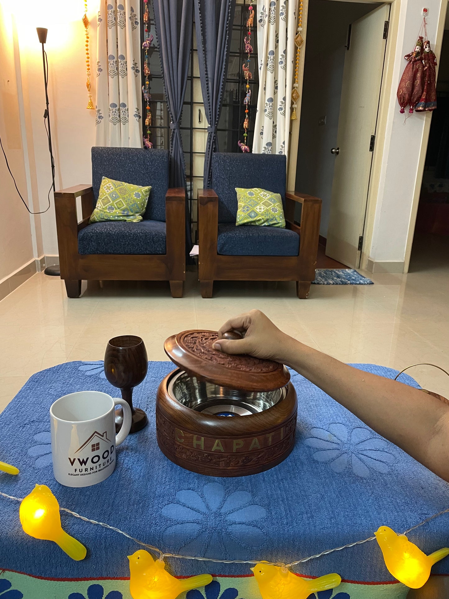 Carving Top Chapati Box