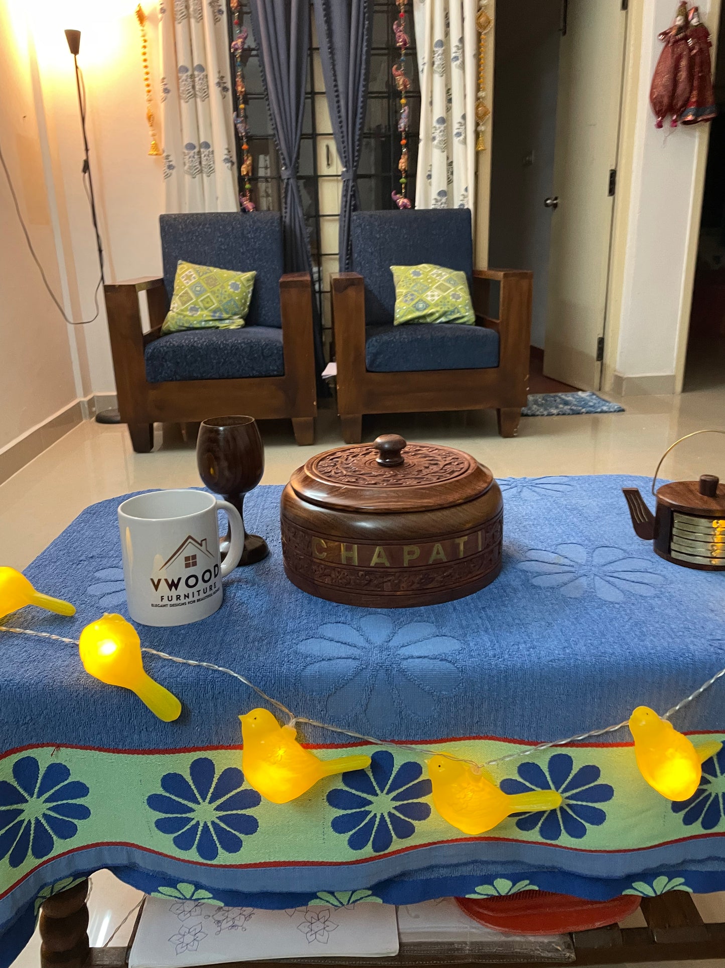 Carving Top Chapati Box