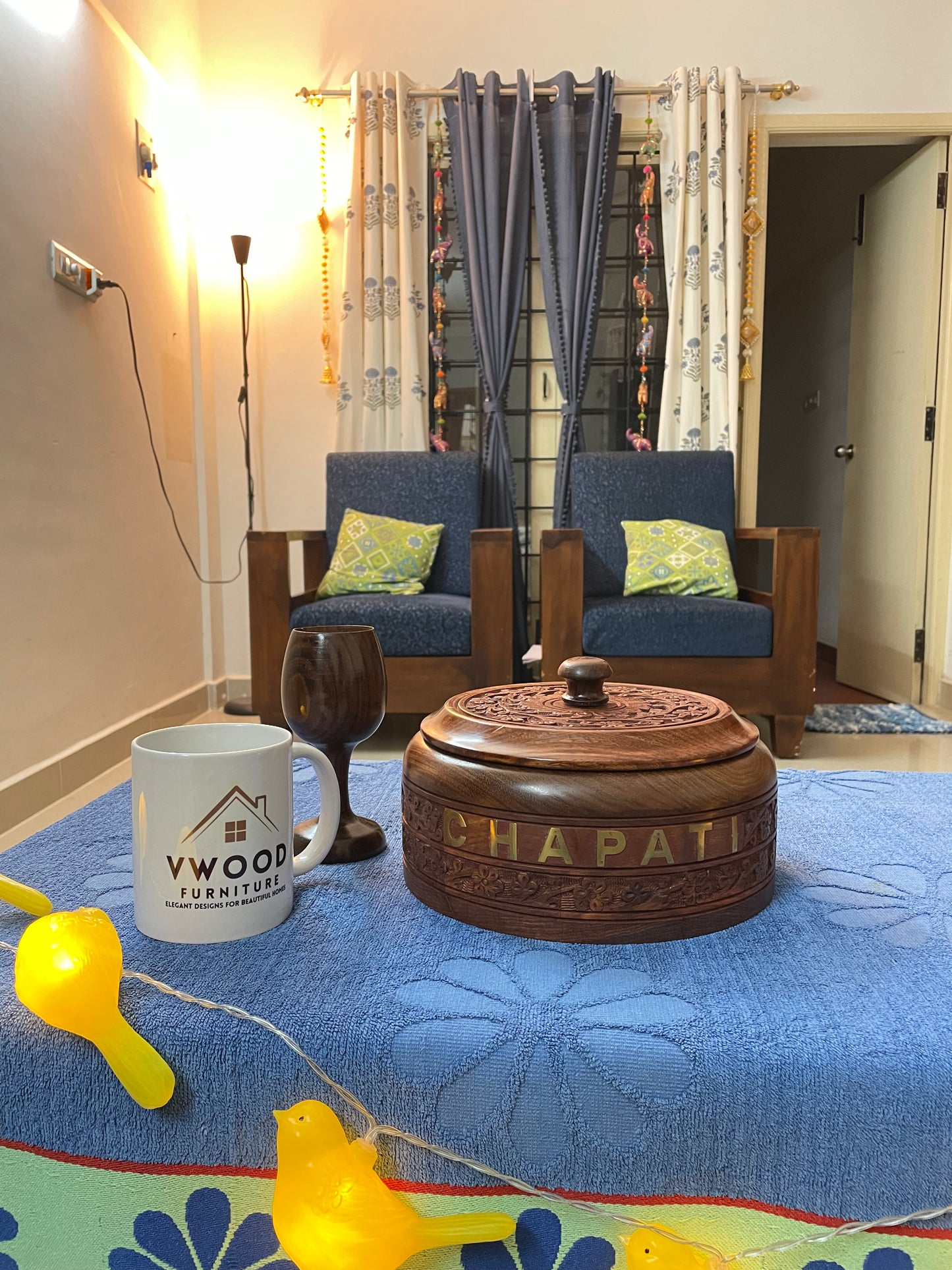 Carving Top Chapati Box