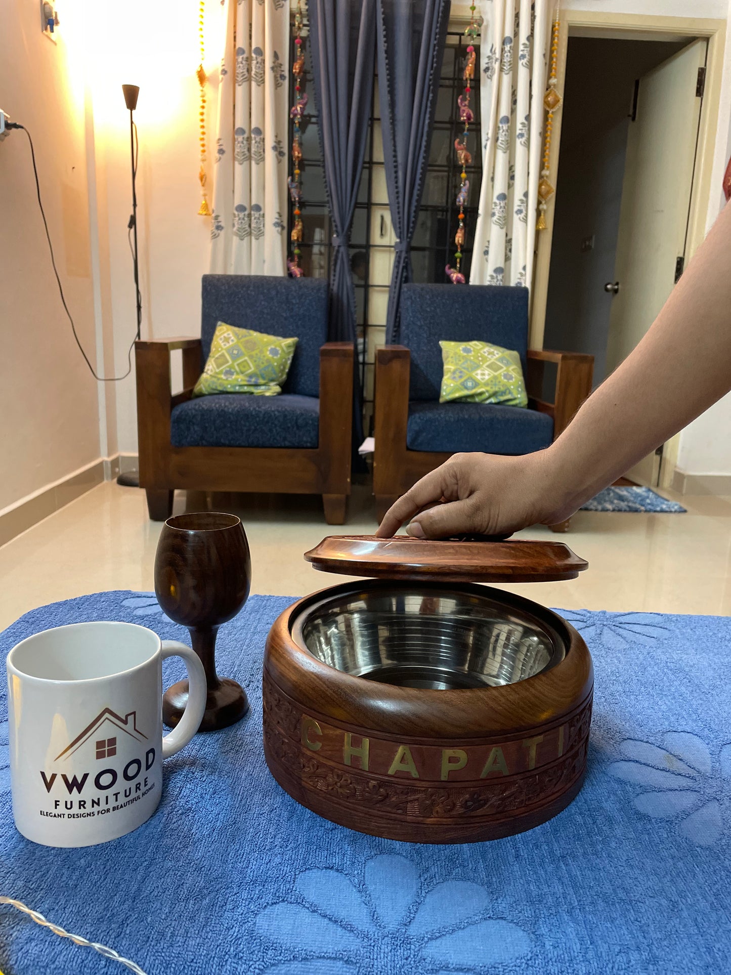 Carving Top Chapati Box