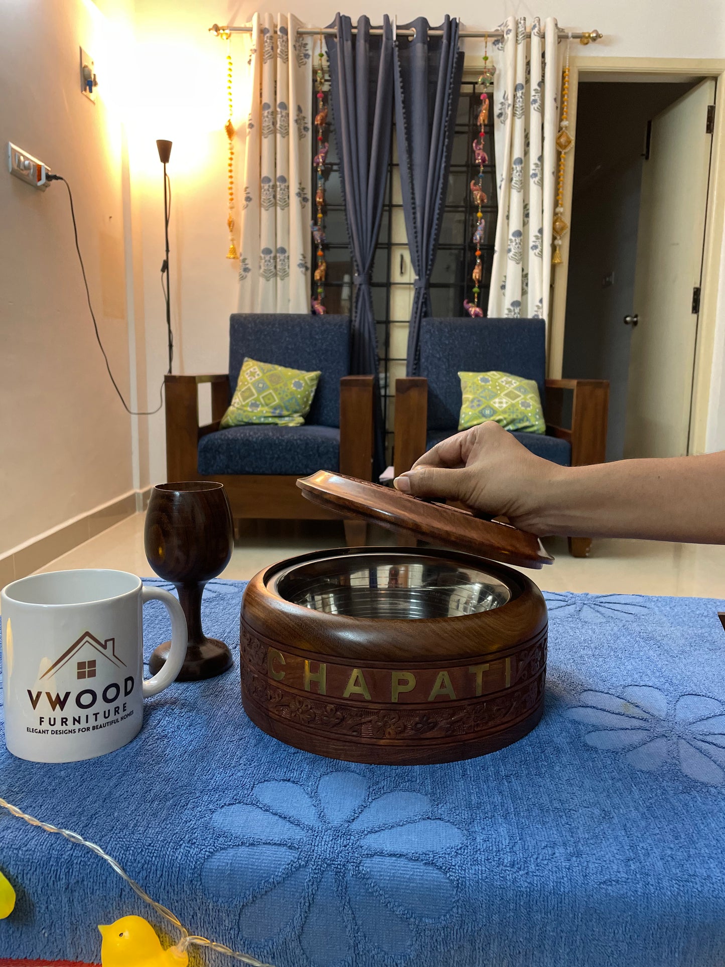 Carving Top Chapati Box