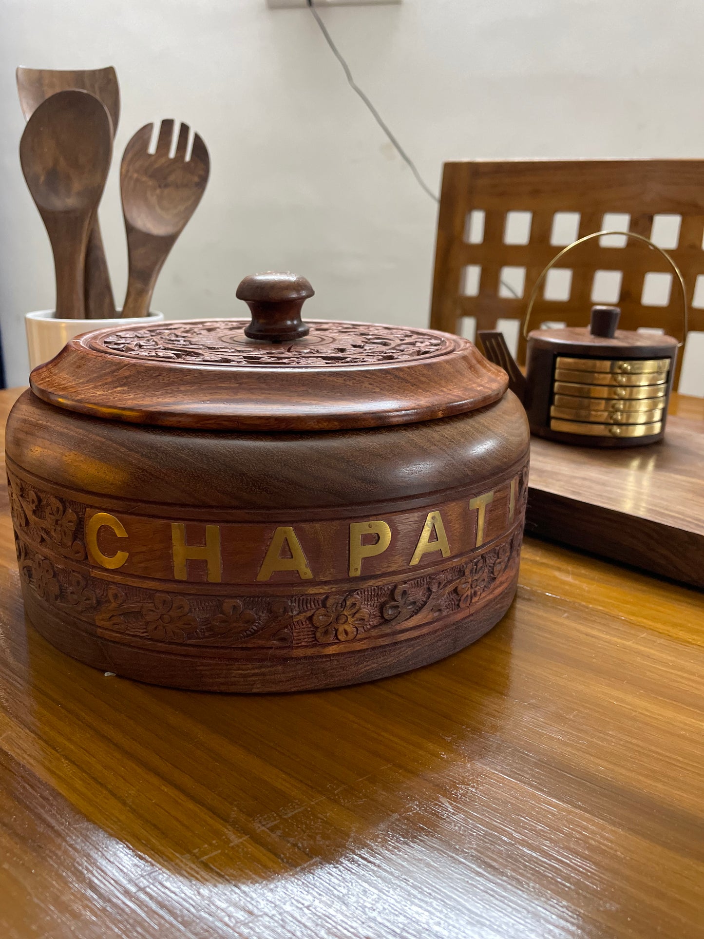 Carving Top Chapati Box